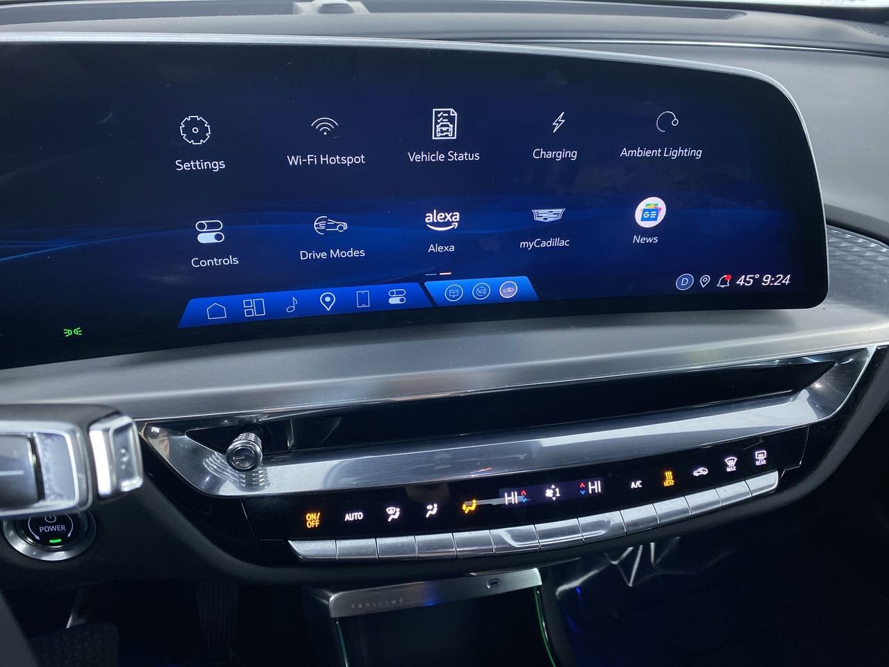 2024 Cadillac LYRIQ Luxury 3