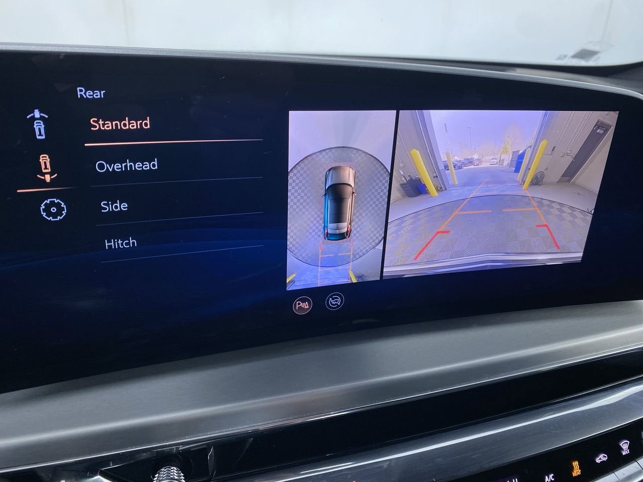 2024 Cadillac LYRIQ Luxury 3