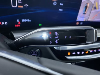 2024 Cadillac LYRIQ Luxury 3