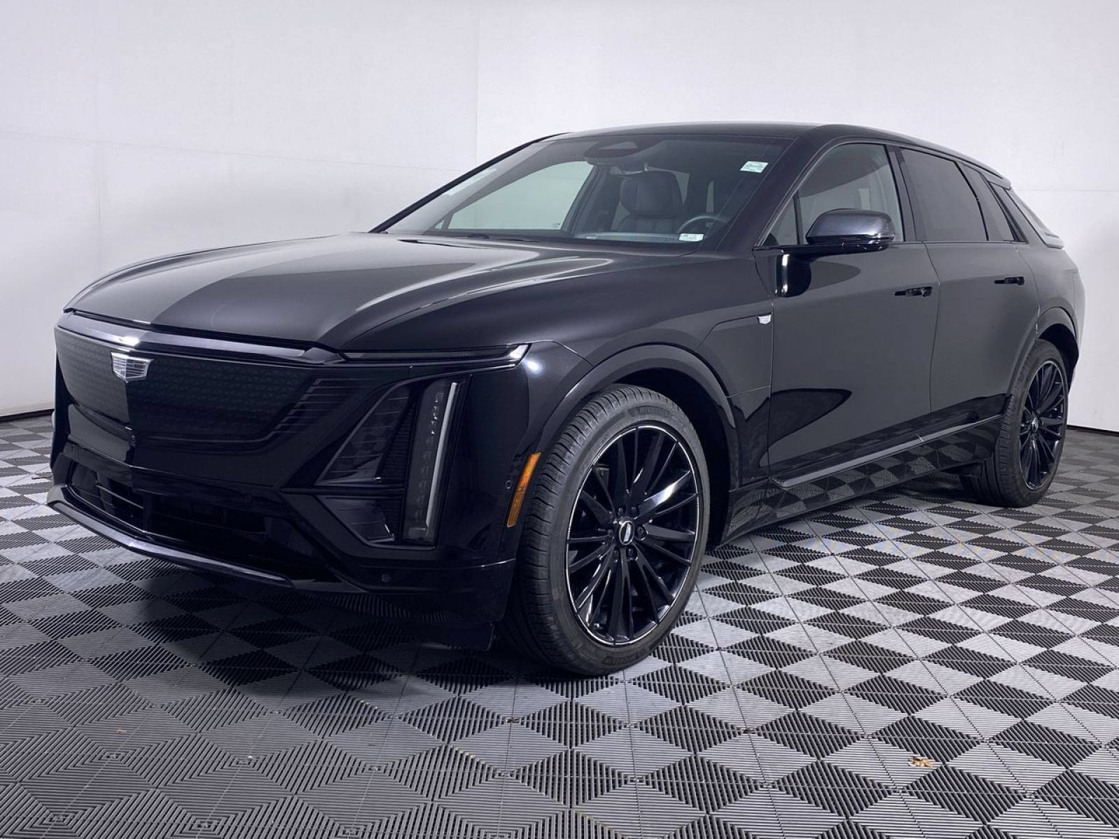 2024 Cadillac LYRIQ Sport 1