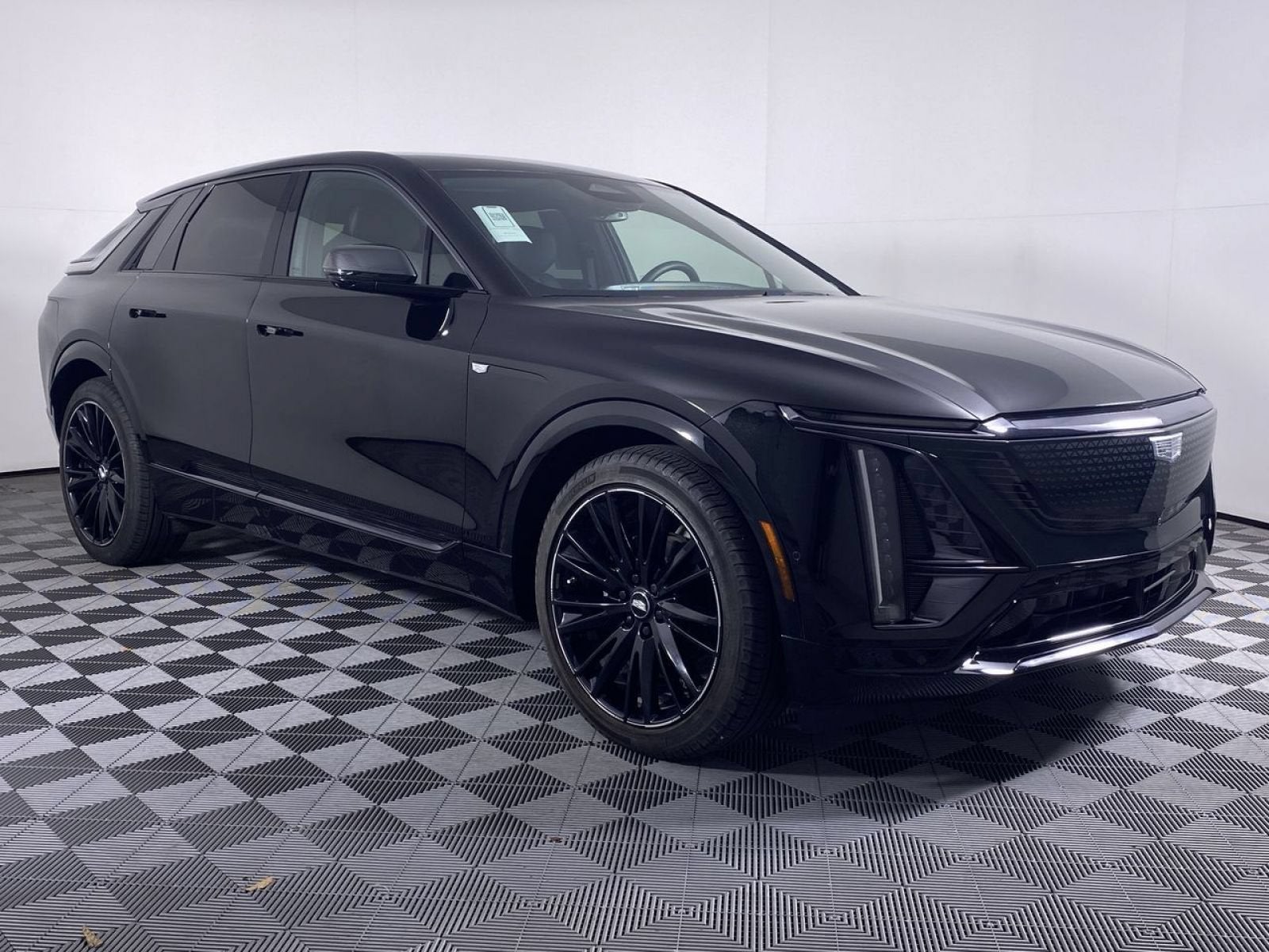 2024 Cadillac LYRIQ Sport 1