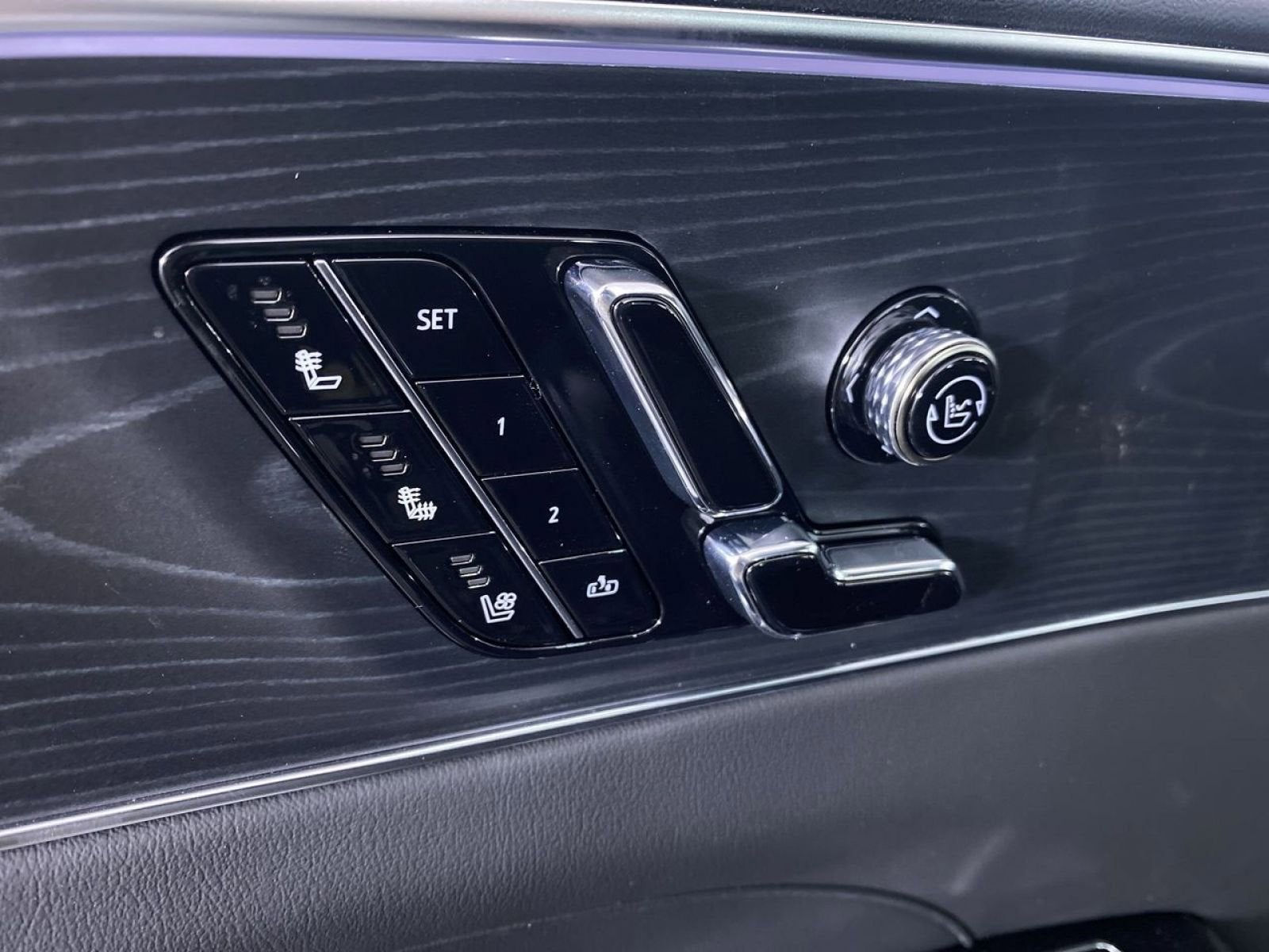 2025 Cadillac LYRIQ Luxury 3