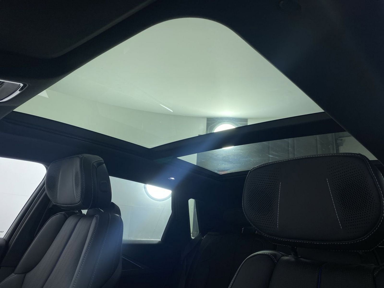 2025 Cadillac LYRIQ Luxury 3