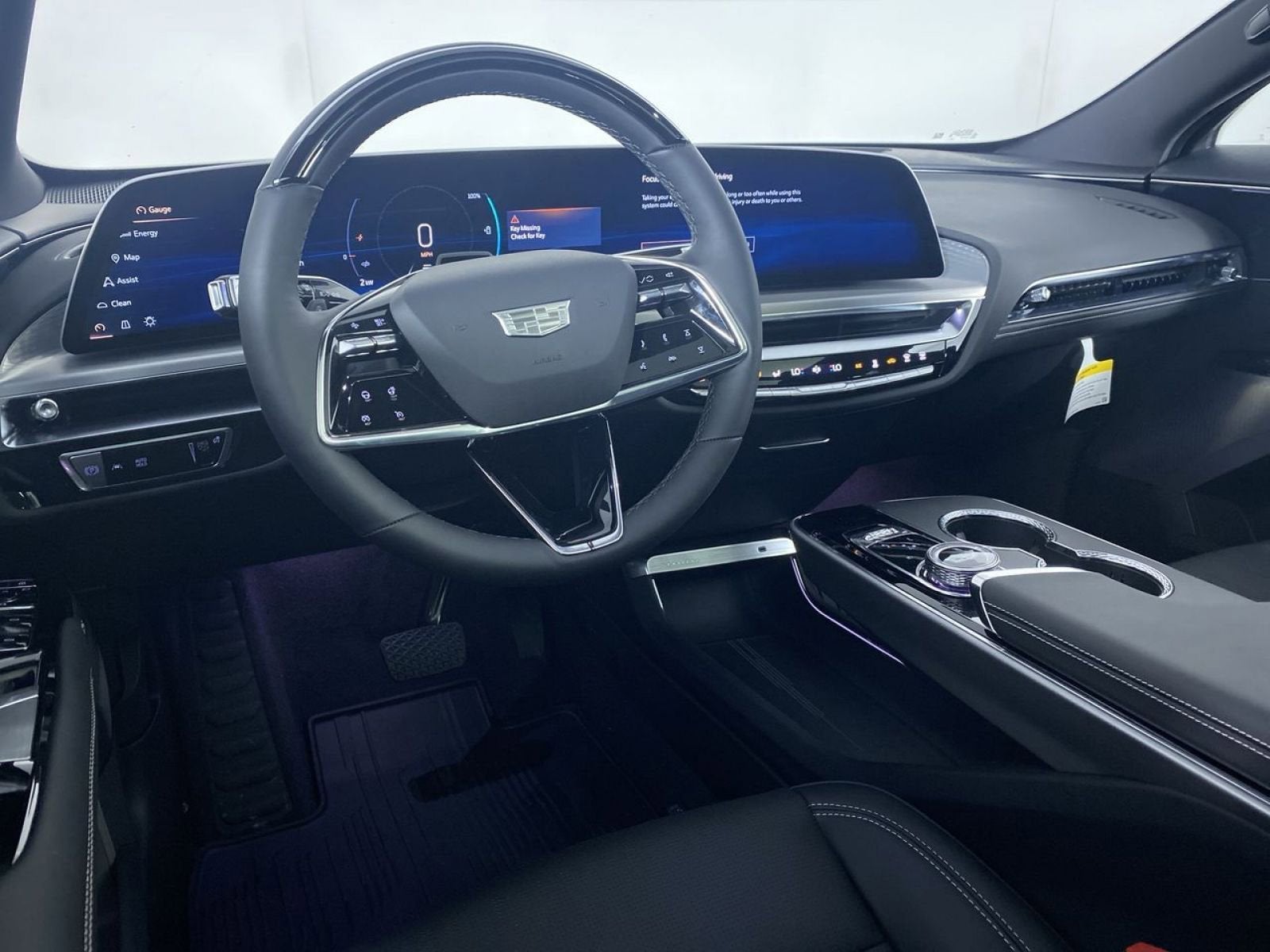2025 Cadillac LYRIQ Luxury 3