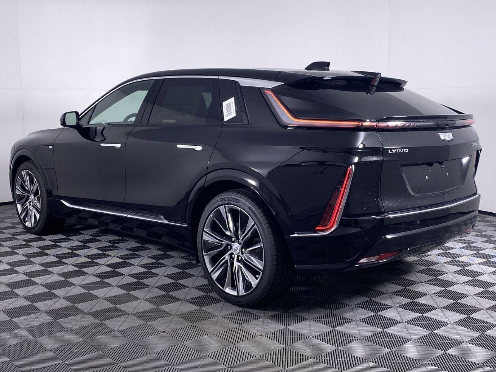 2025 Cadillac LYRIQ Luxury 3