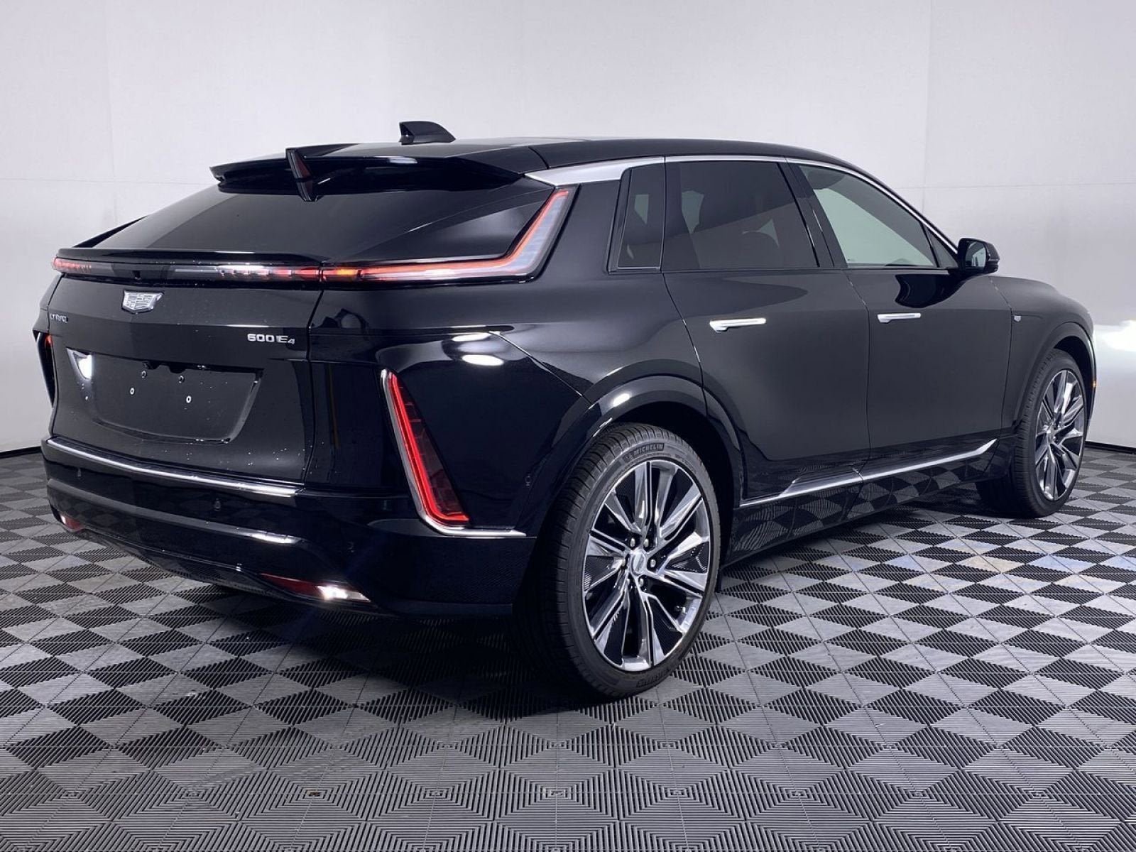 2025 Cadillac LYRIQ Luxury 3