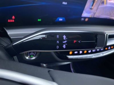 2025 Cadillac LYRIQ Luxury 3