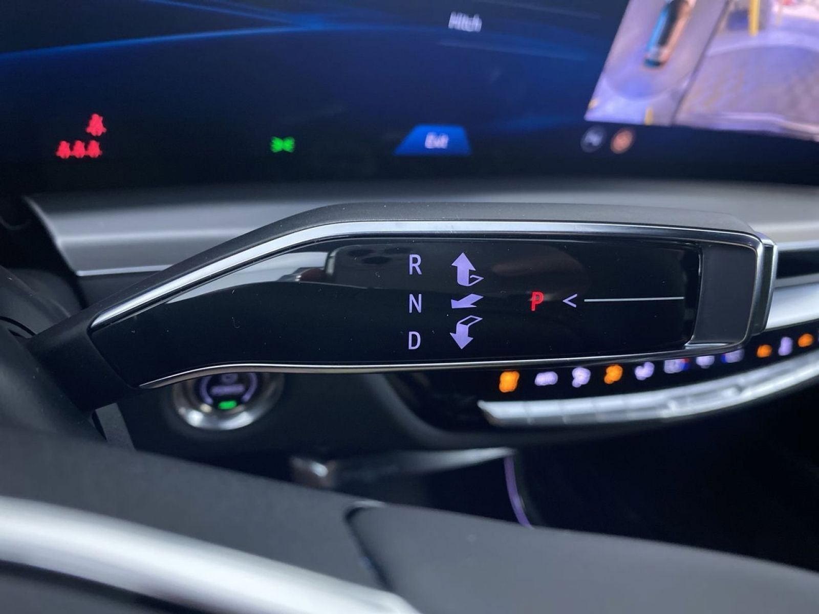 2025 Cadillac LYRIQ Luxury 3
