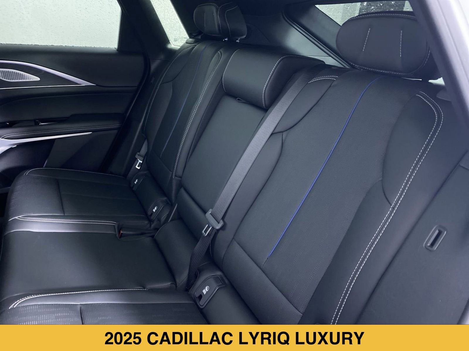 2025 Cadillac LYRIQ Luxury 3