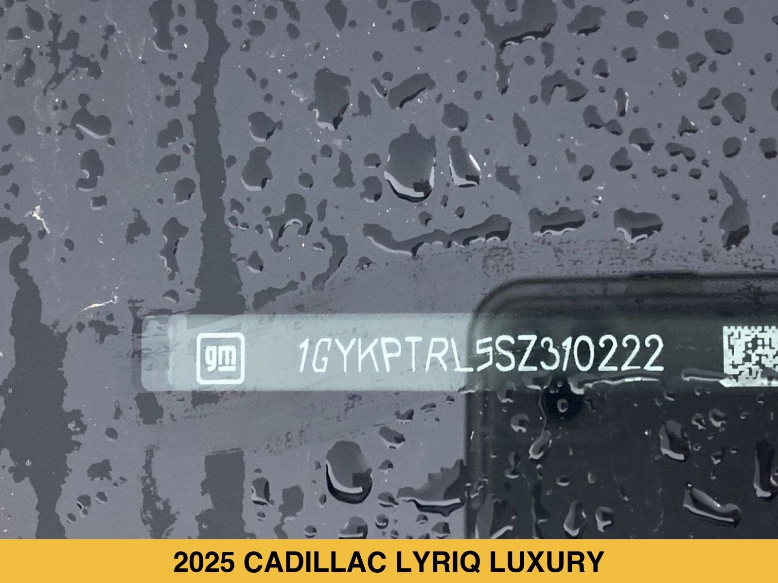 2025 Cadillac LYRIQ Luxury 3