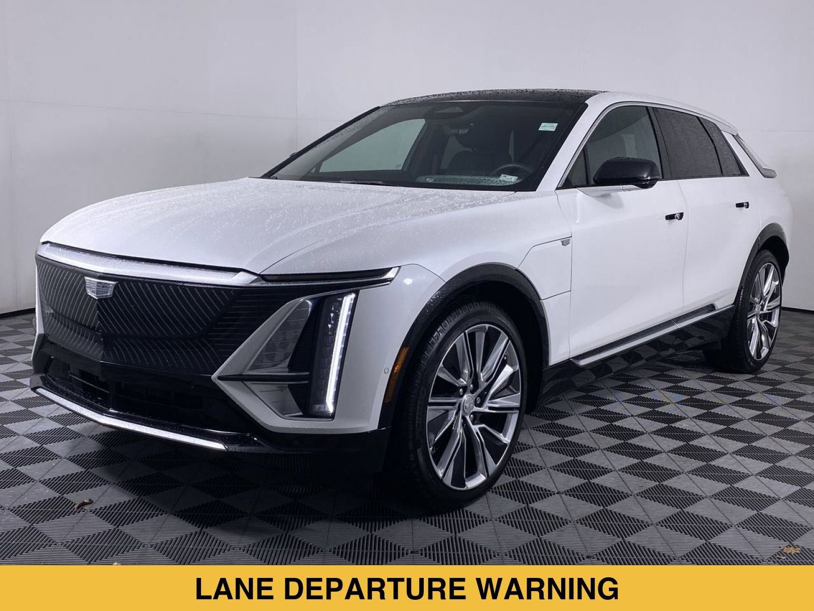 2025 Cadillac LYRIQ Luxury 3