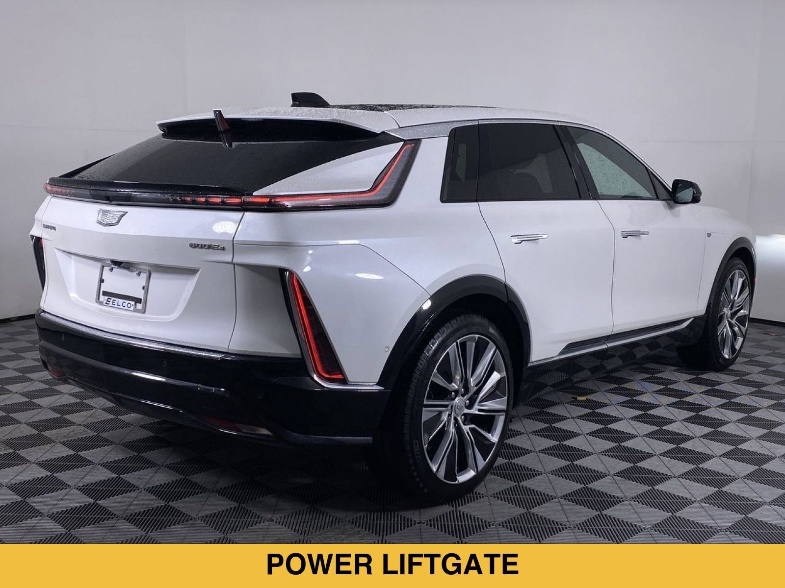 2025 Cadillac LYRIQ Luxury 3