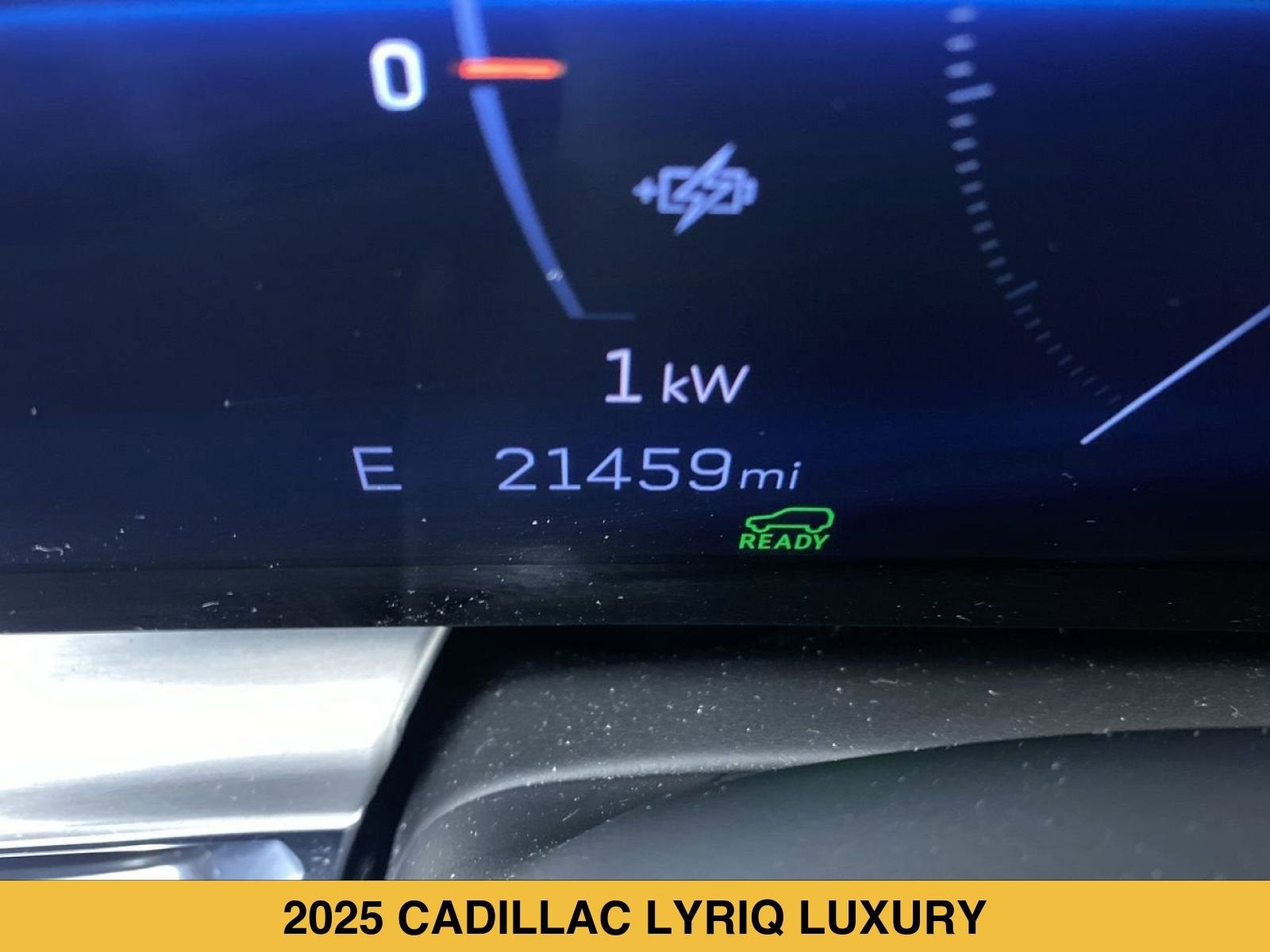 2025 Cadillac LYRIQ Luxury 3
