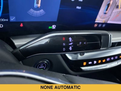 2025 Cadillac LYRIQ Luxury 3