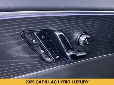 2025 Cadillac LYRIQ Luxury 3