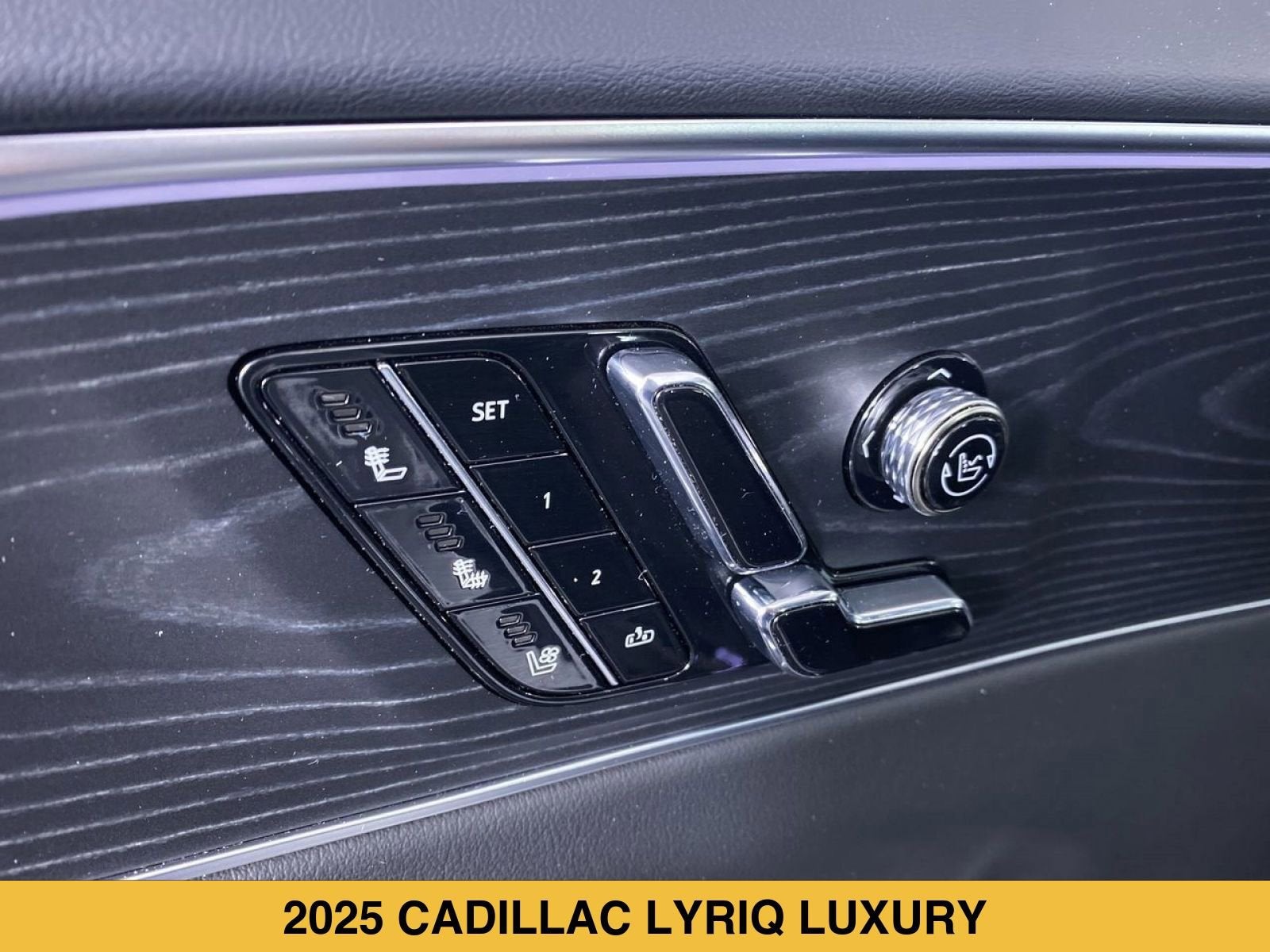2025 Cadillac LYRIQ Luxury 3