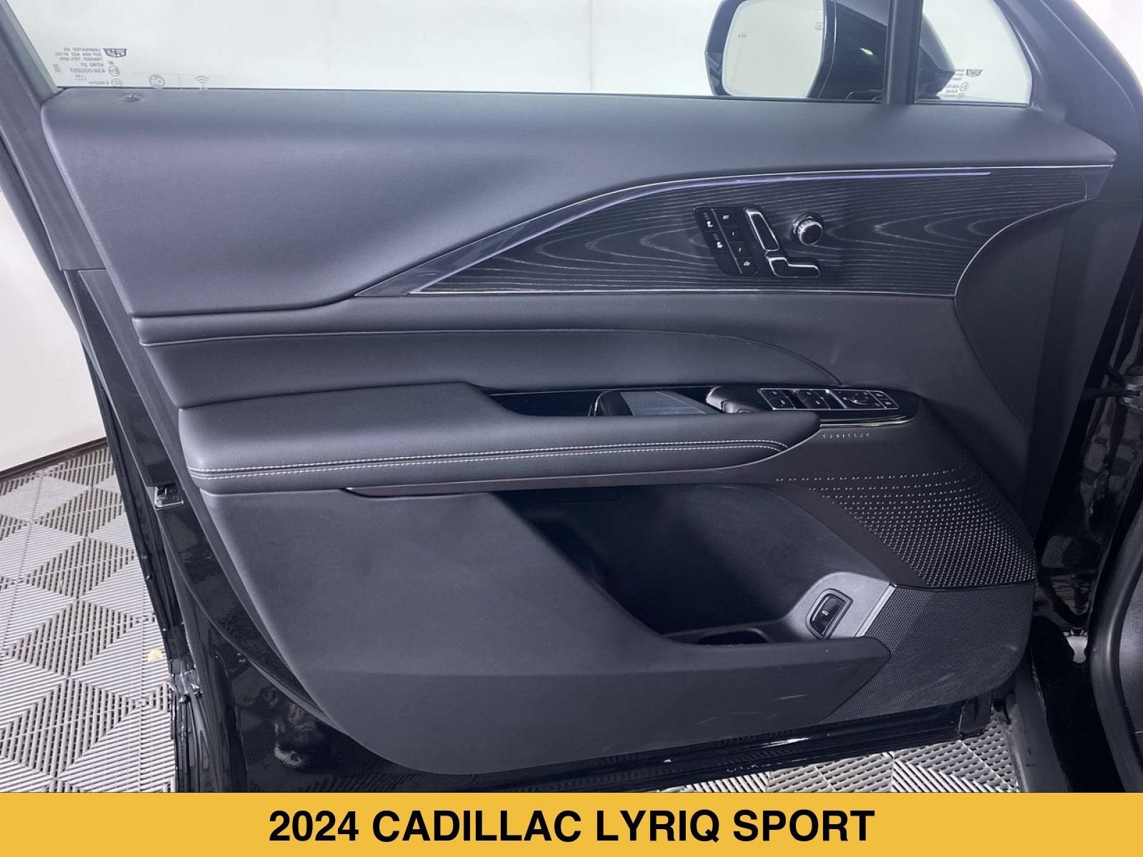 2024 Cadillac LYRIQ Sport 1