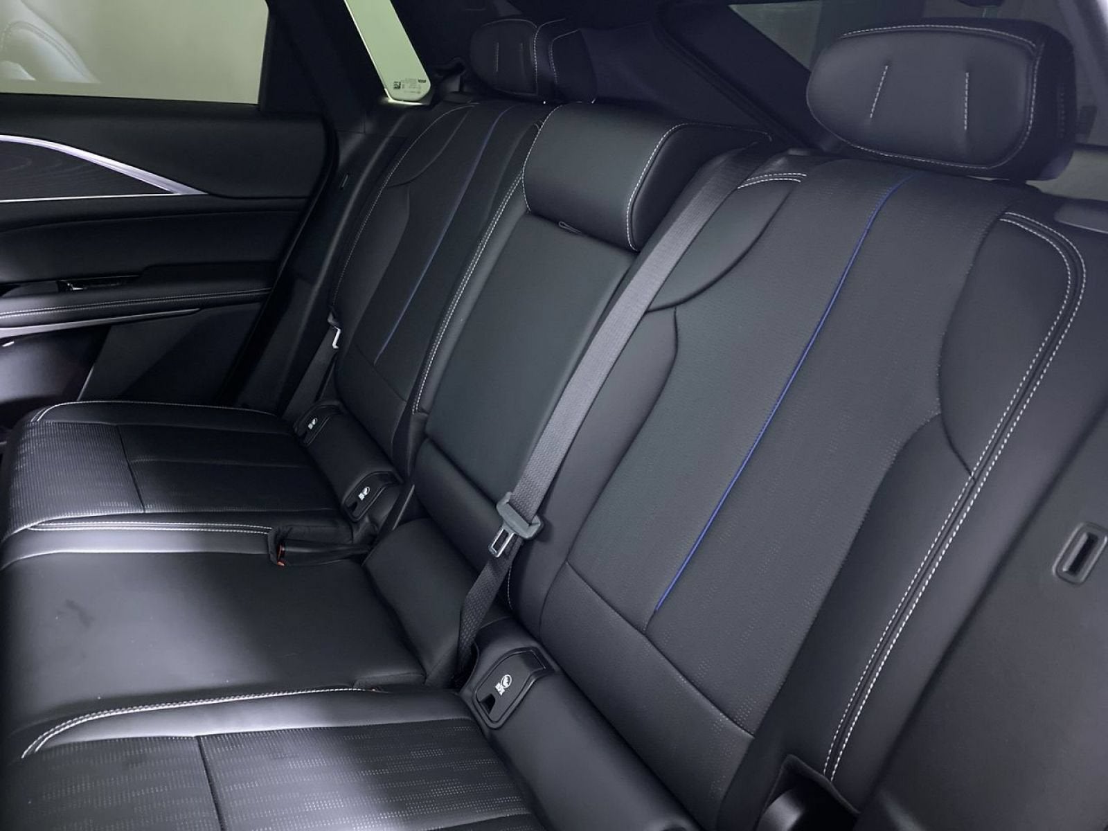 2024 Cadillac LYRIQ Sport 1