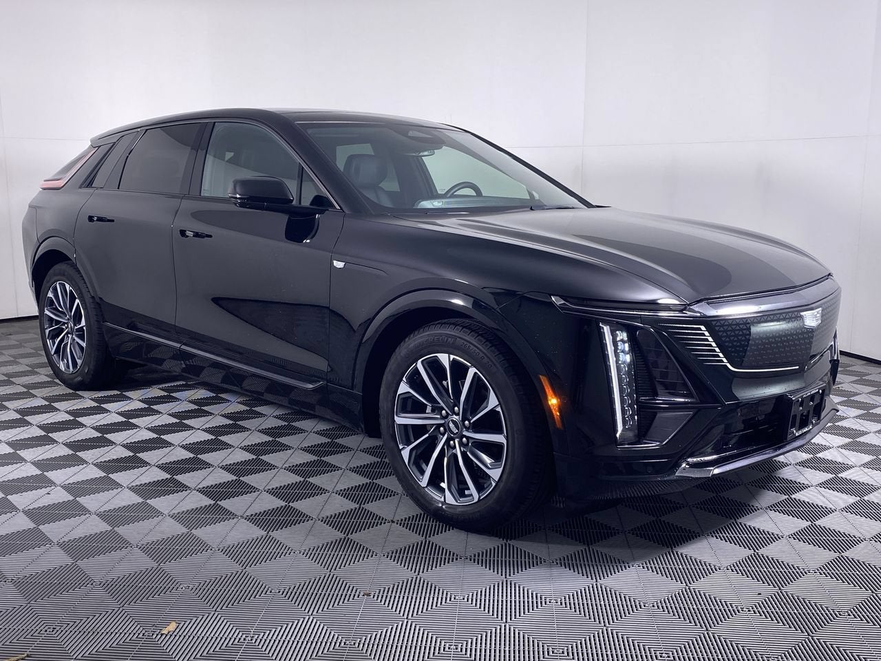 2024 Cadillac LYRIQ Sport 2