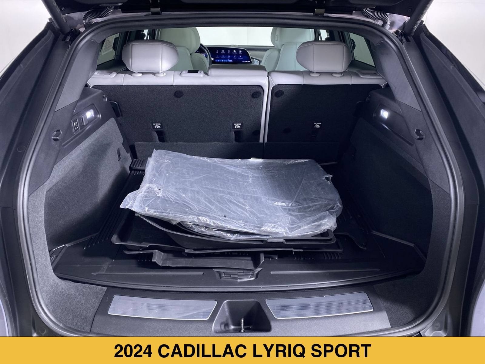 2024 Cadillac LYRIQ Sport 2