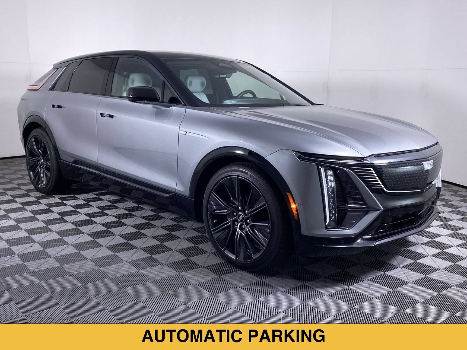2024 Cadillac LYRIQ Sport 3
