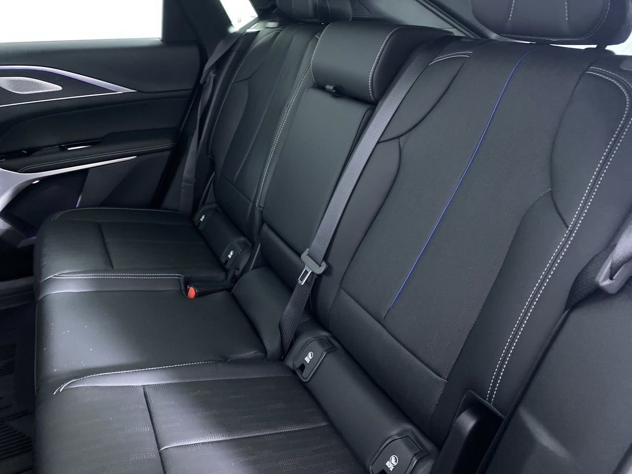 2025 Cadillac LYRIQ Sport 2