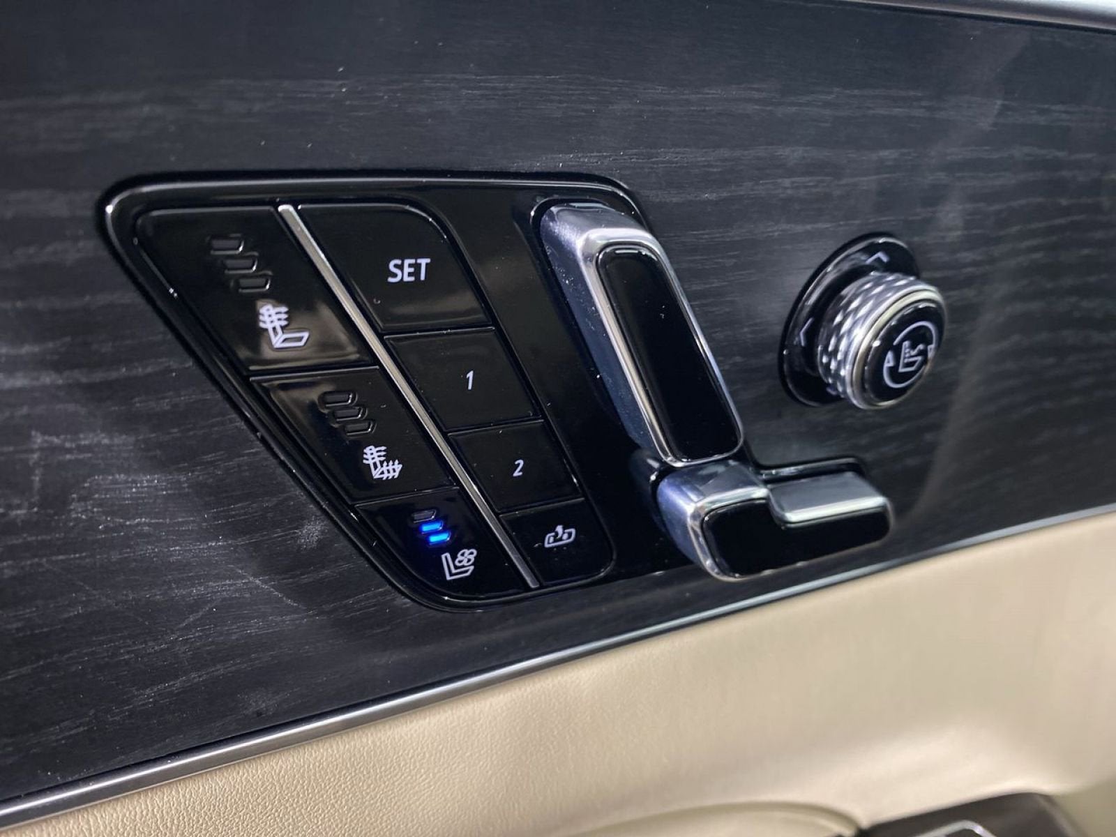 2025 Cadillac LYRIQ Sport 3
