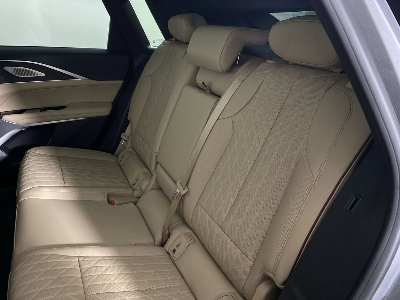 2025 Cadillac LYRIQ Sport 3
