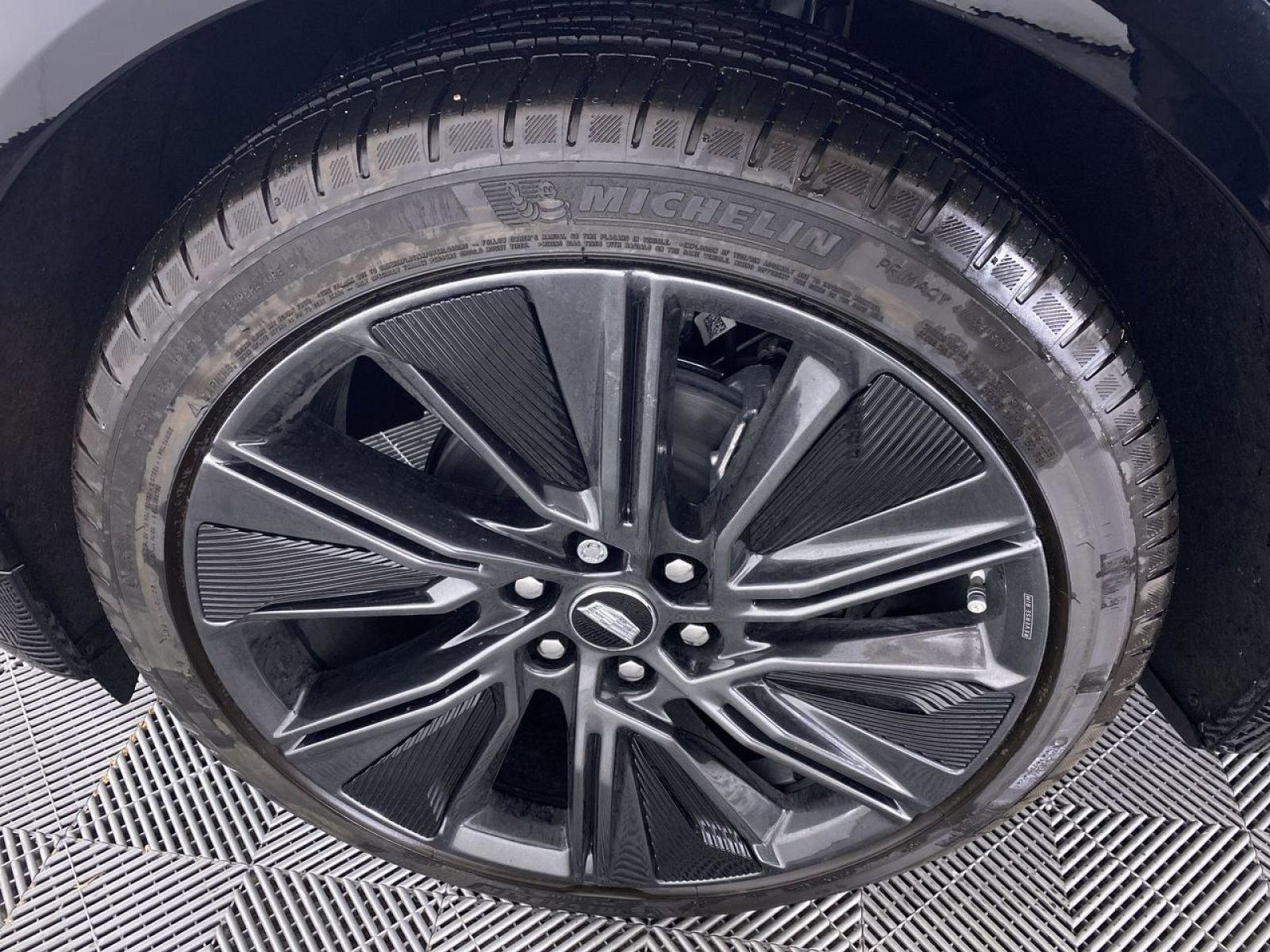 2025 Cadillac LYRIQ Sport 3