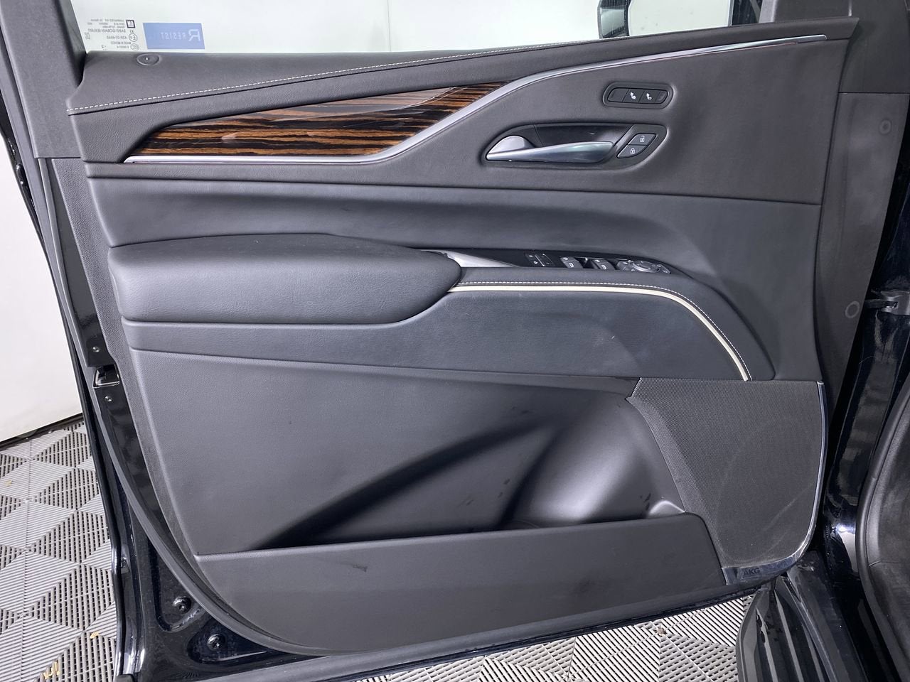 2023 Cadillac Escalade ESV Luxury