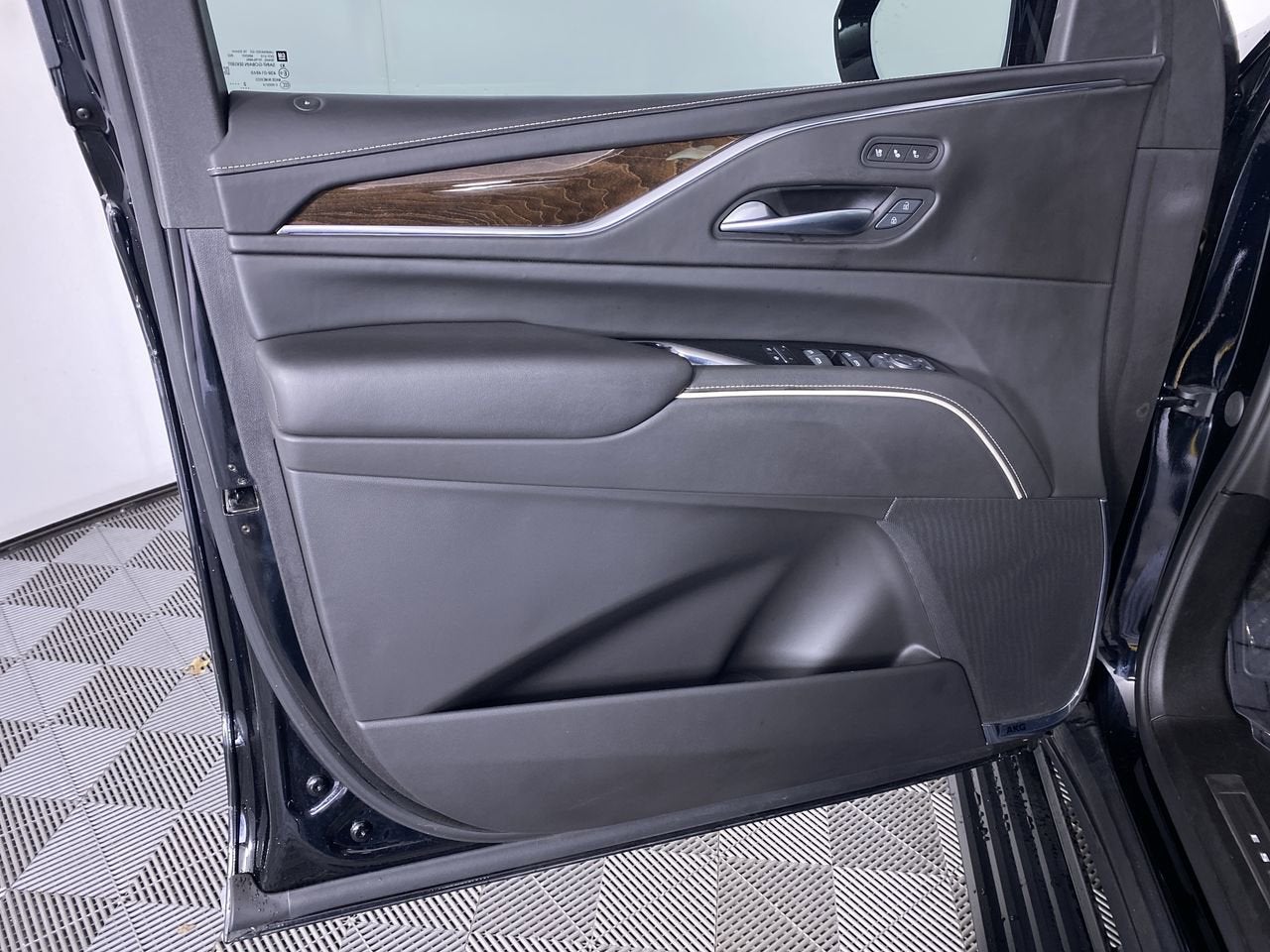 2023 Cadillac Escalade ESV Premium Luxury Platinum