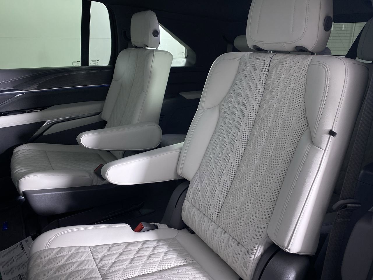 2025 Cadillac ESCALADE IQ Sport 1