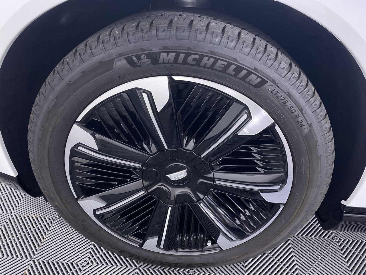 2025 Cadillac ESCALADE IQ Sport 1