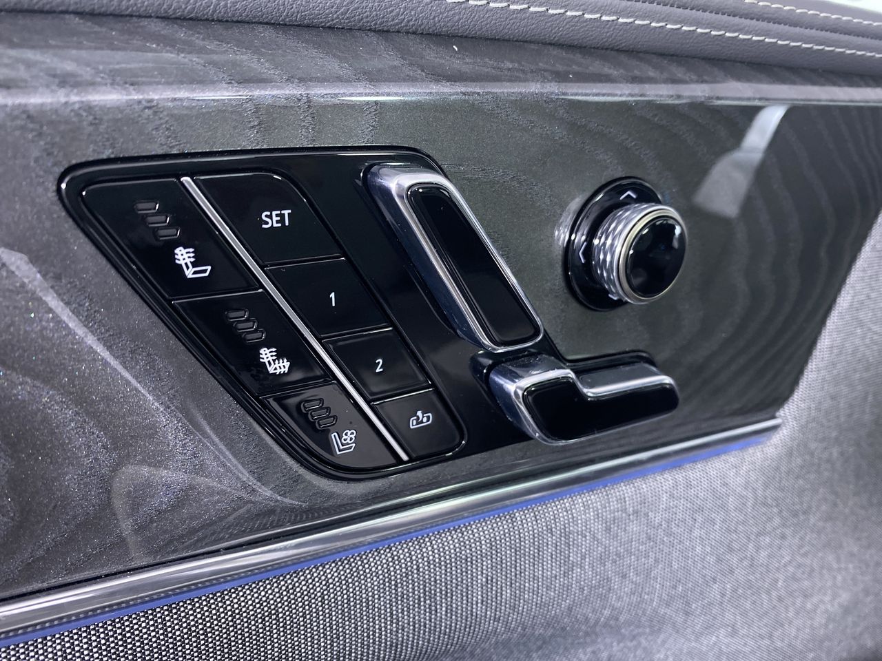 2025 Cadillac ESCALADE IQ Sport 1