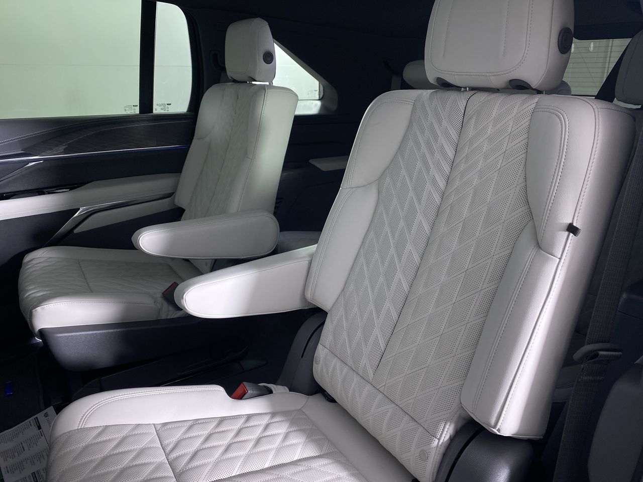 2025 Cadillac ESCALADE IQ Sport 1