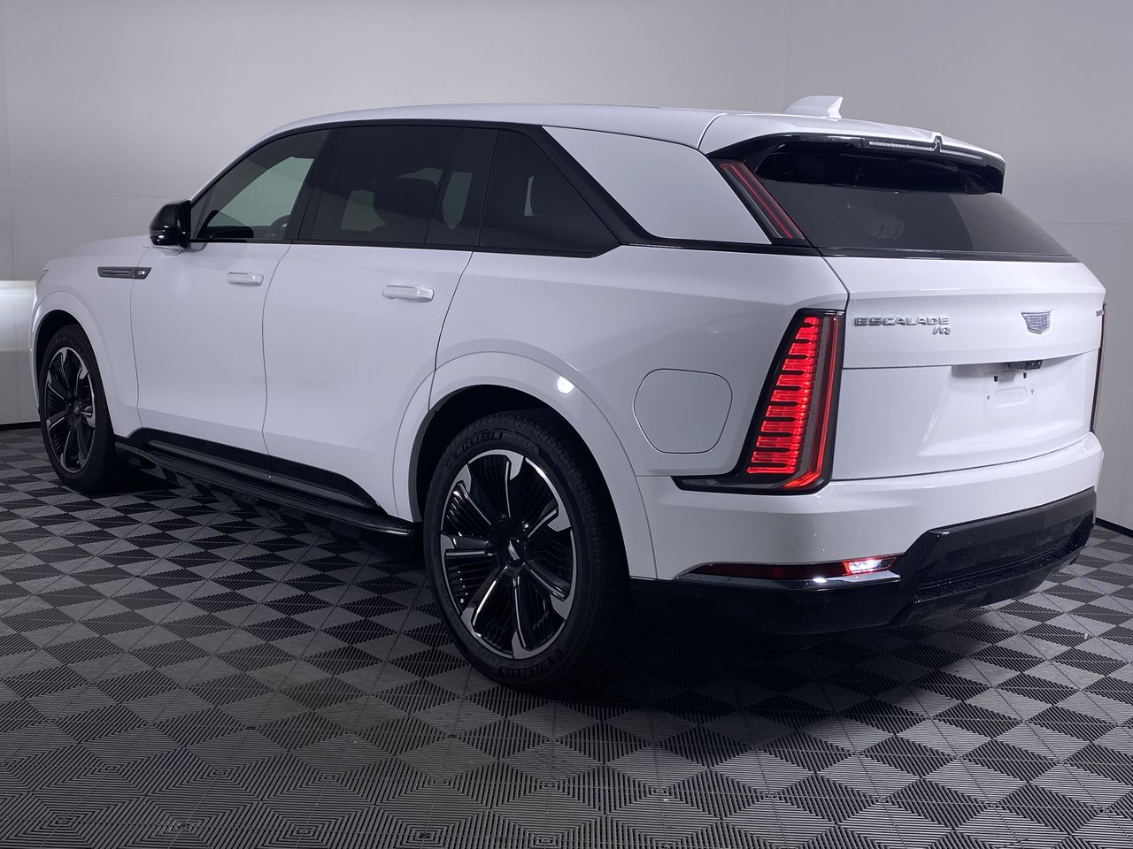 2025 Cadillac ESCALADE IQ Sport 1