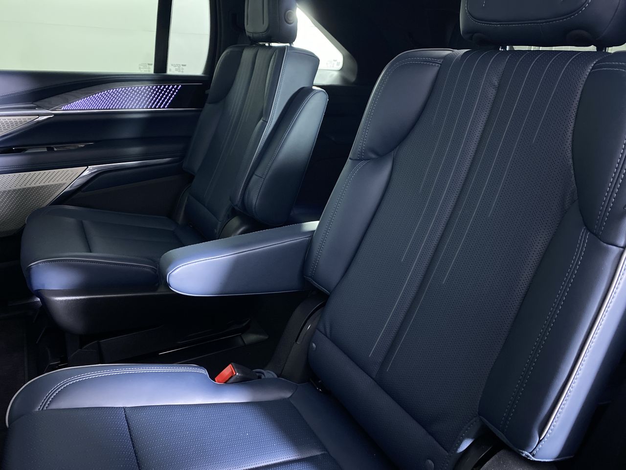 2025 Cadillac ESCALADE IQ Sport 2