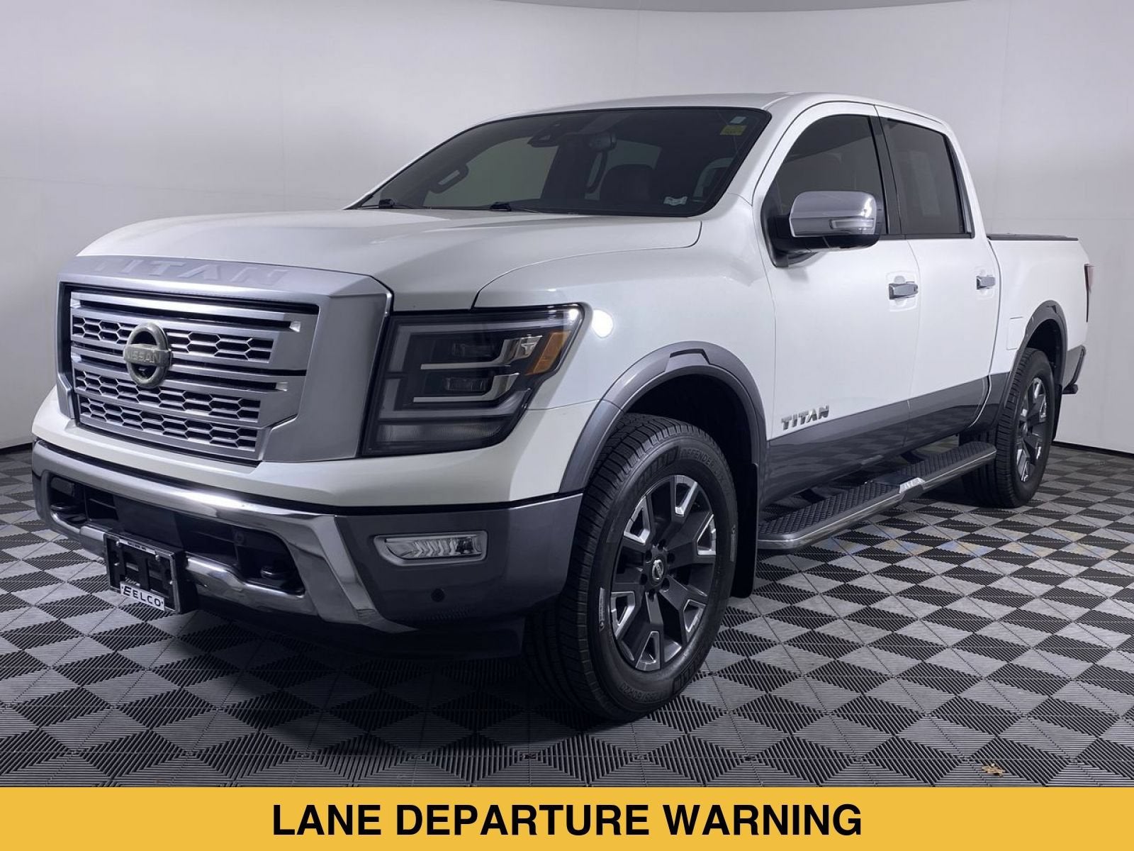 2022 Nissan TITAN Crew Cab Platinum Reserve 4x4