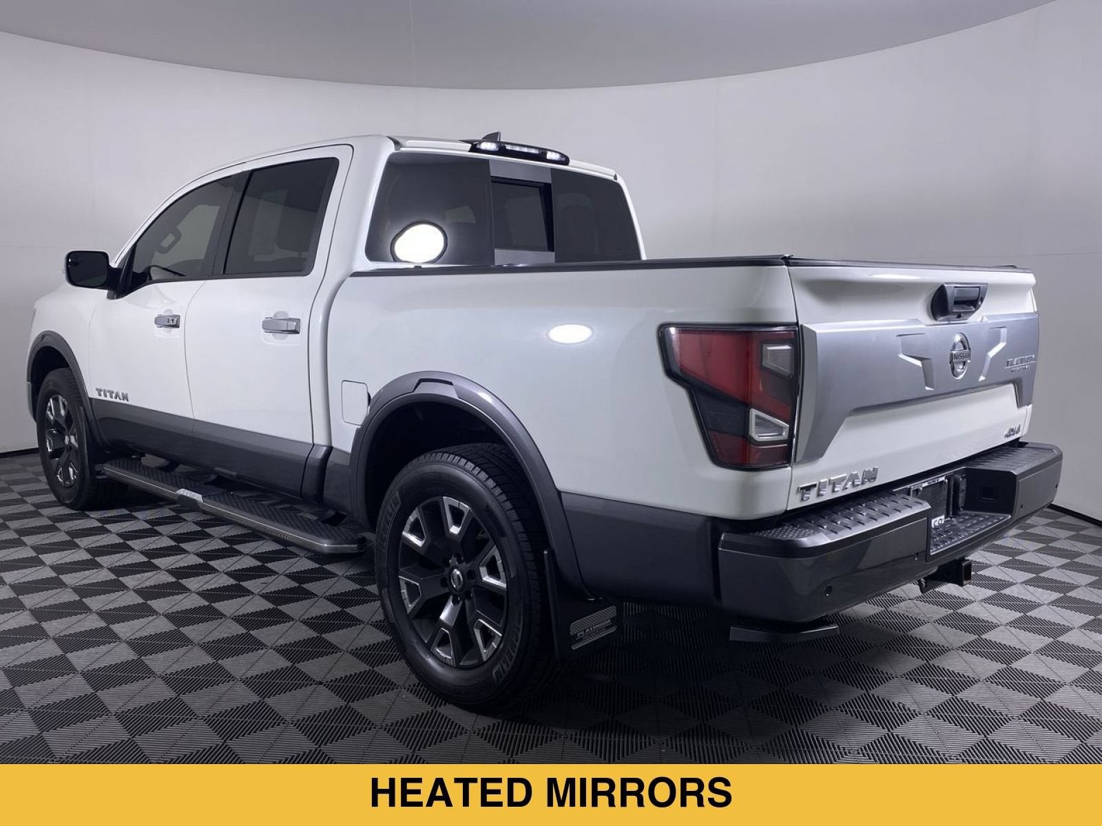 2022 Nissan TITAN Crew Cab Platinum Reserve 4x4