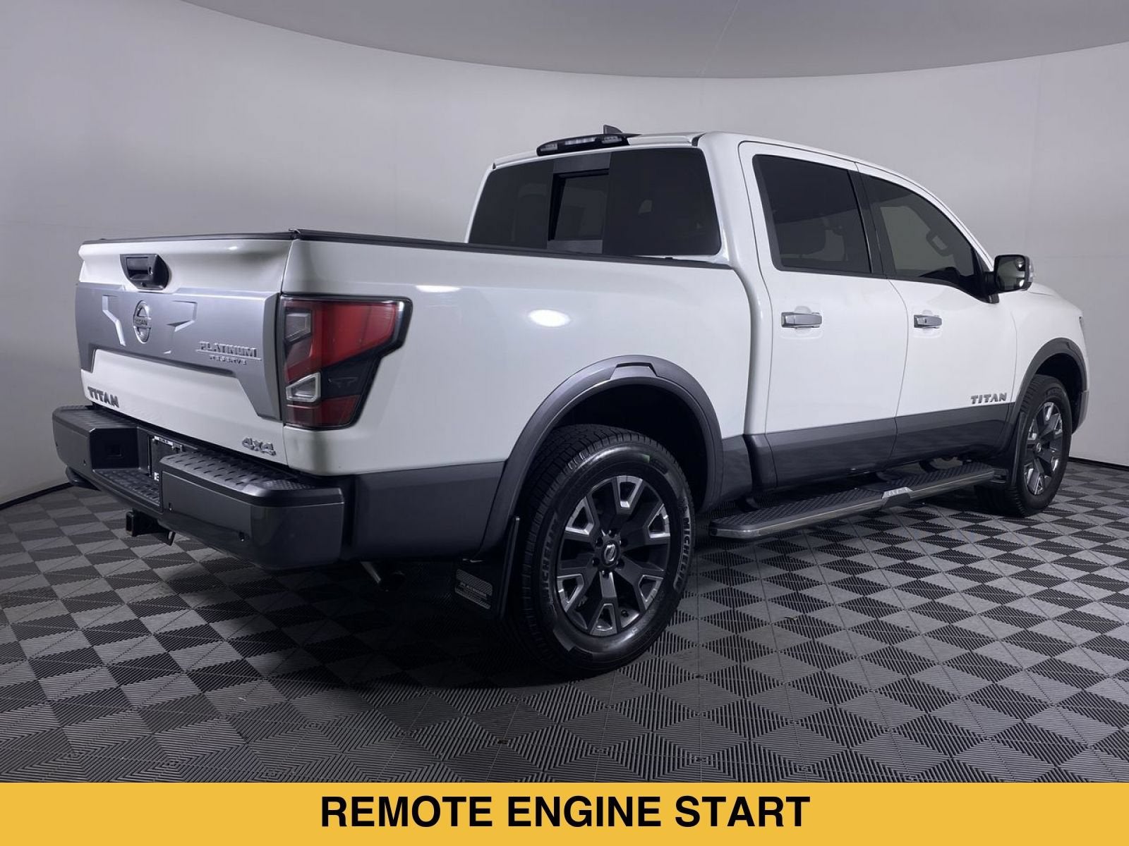 2022 Nissan TITAN Crew Cab Platinum Reserve 4x4