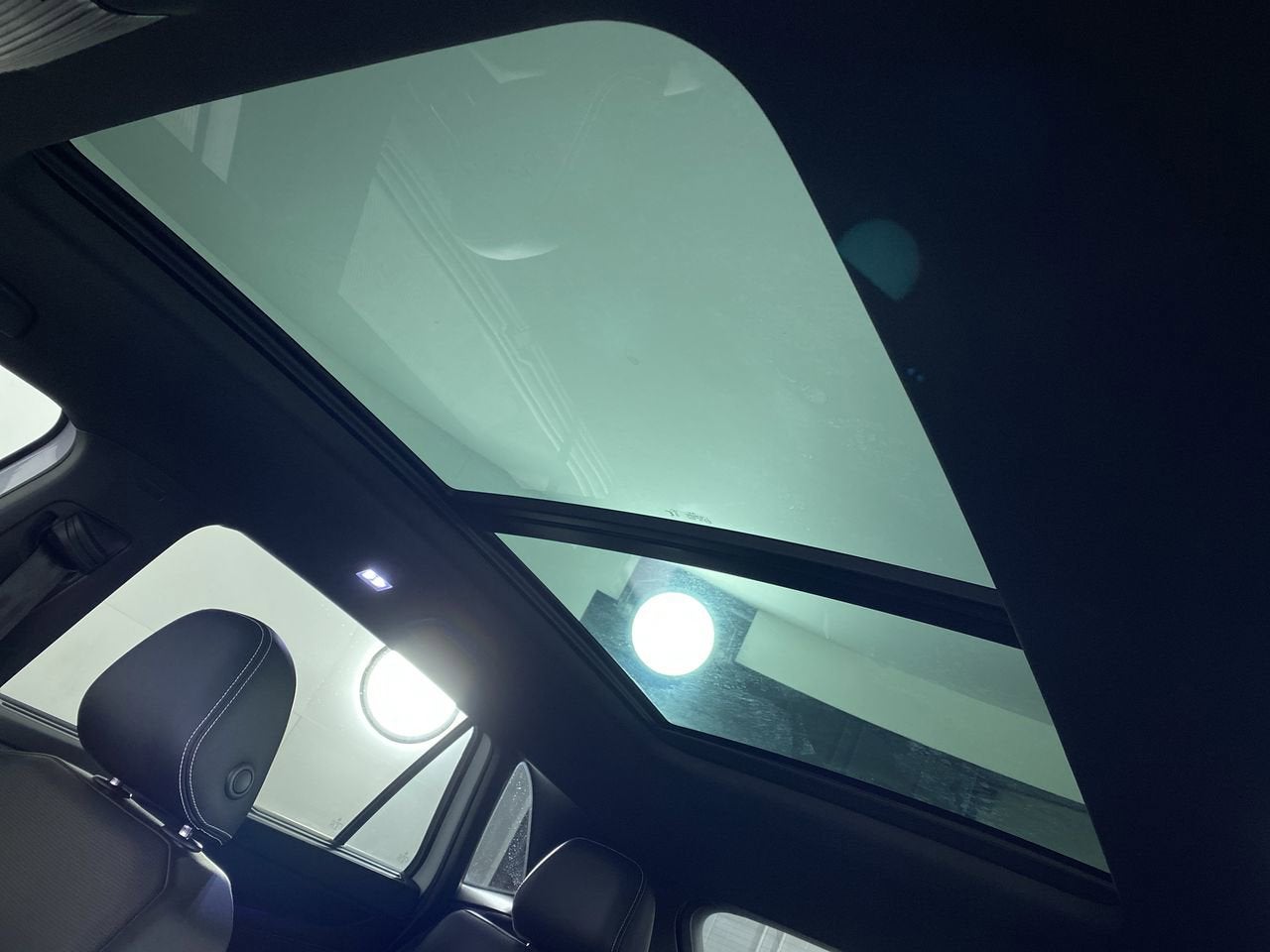 2025 Volkswagen Atlas Cross Sport 2.0T SEL R-Line Black