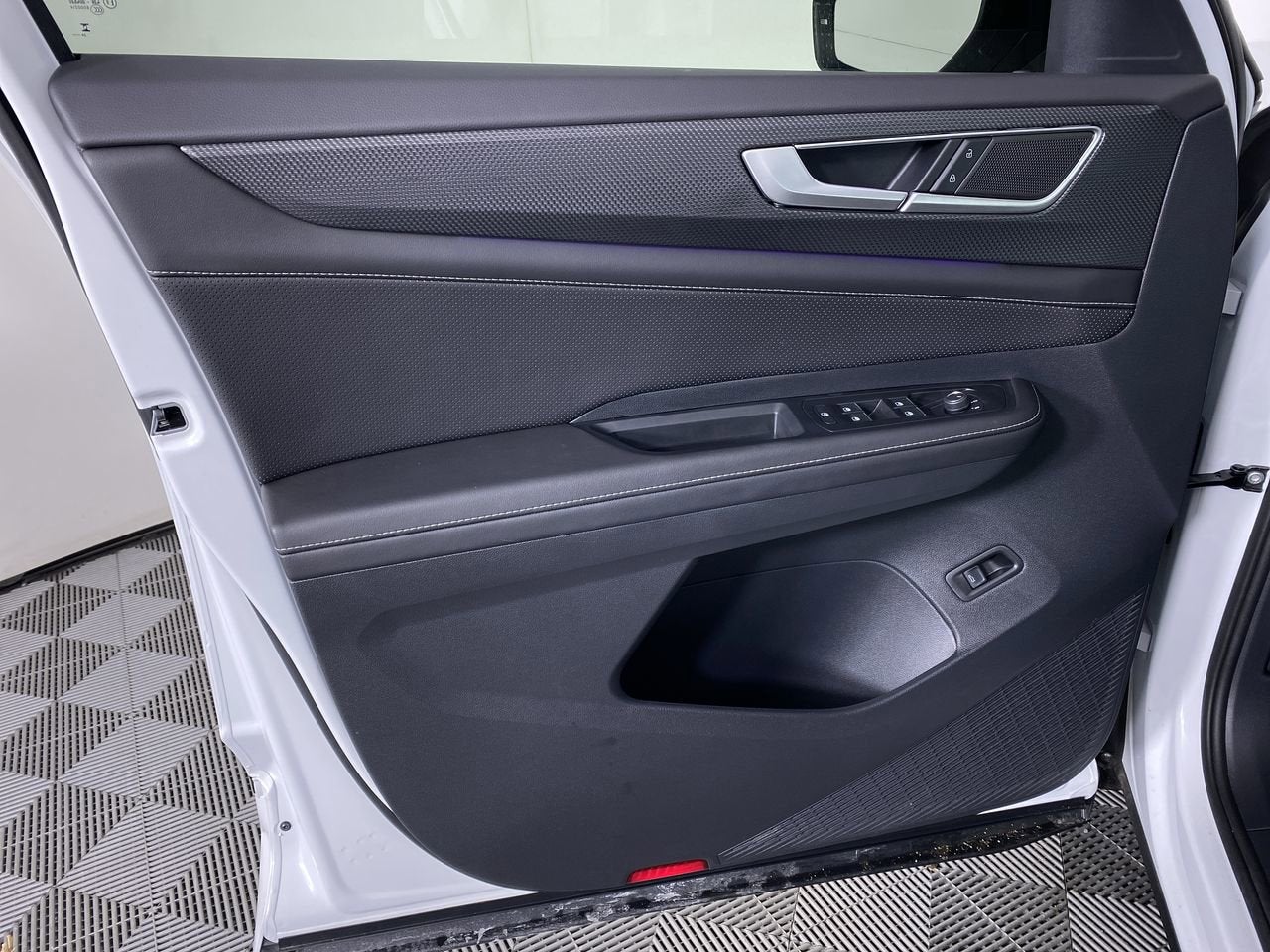 2025 Volkswagen Atlas Cross Sport 2.0T SEL R-Line Black