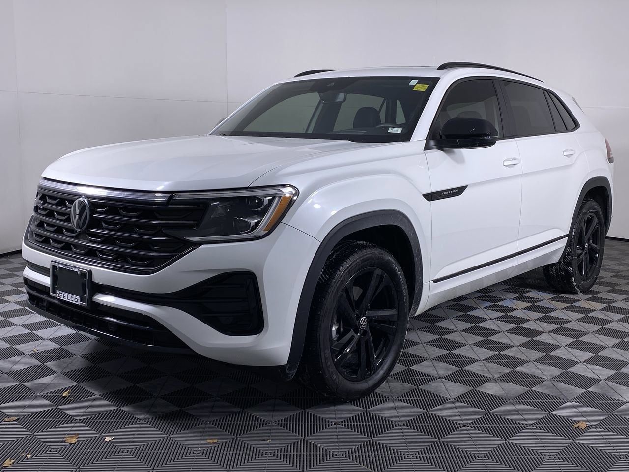 2025 Volkswagen Atlas Cross Sport 2.0T SEL R-Line Black