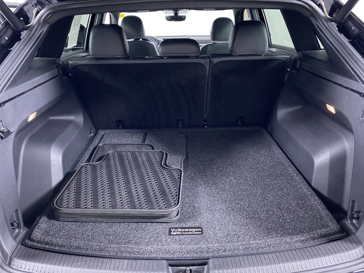 2021 Volkswagen Atlas Cross Sport 3.6L V6 SE w/Technology R-Line