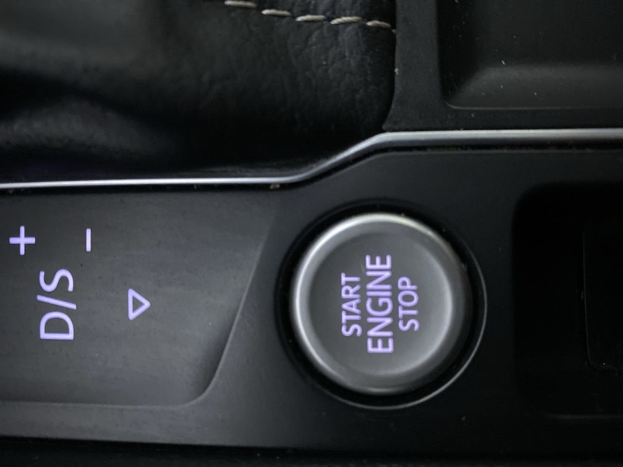 2021 Volkswagen Atlas Cross Sport 3.6L V6 SE w/Technology R-Line