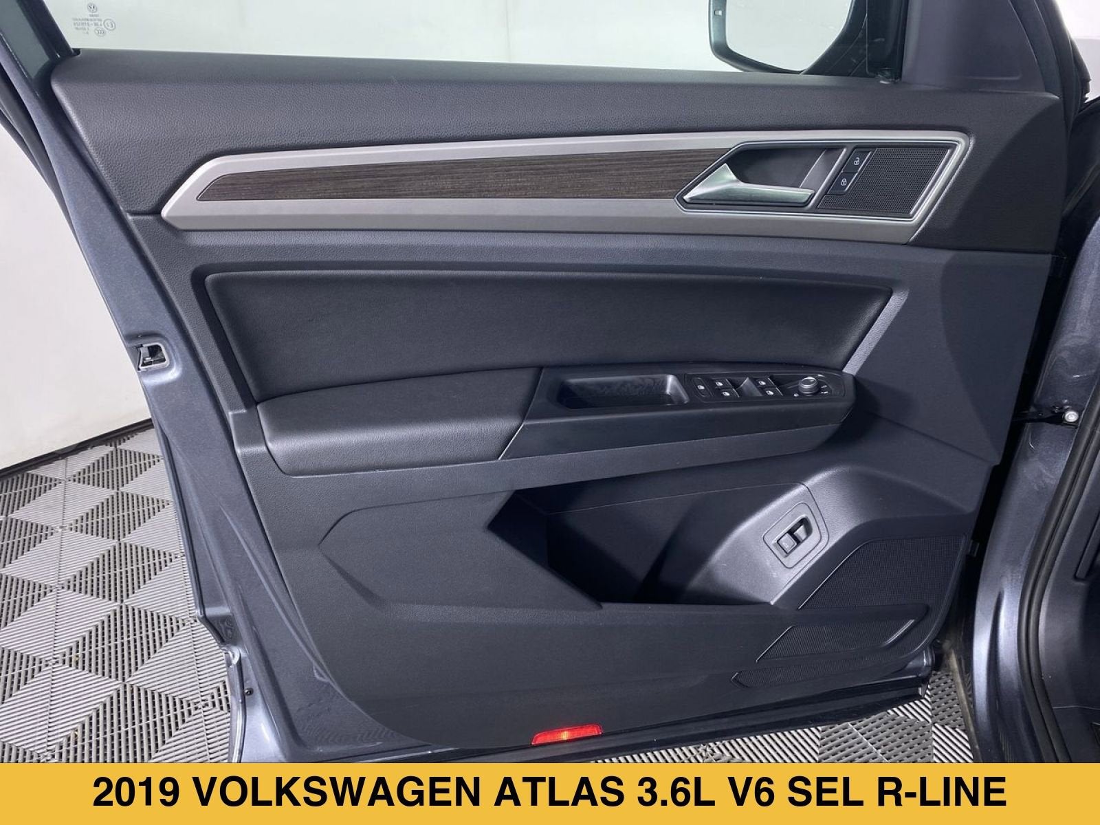 2019 Volkswagen Atlas 3.6L V6 SEL R-Line