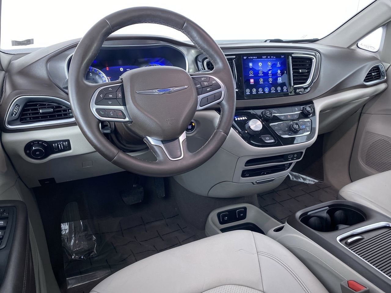 2017 Chrysler Pacifica Touring-L Plus