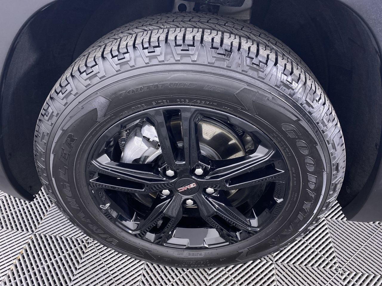 2023 GMC Terrain AT4