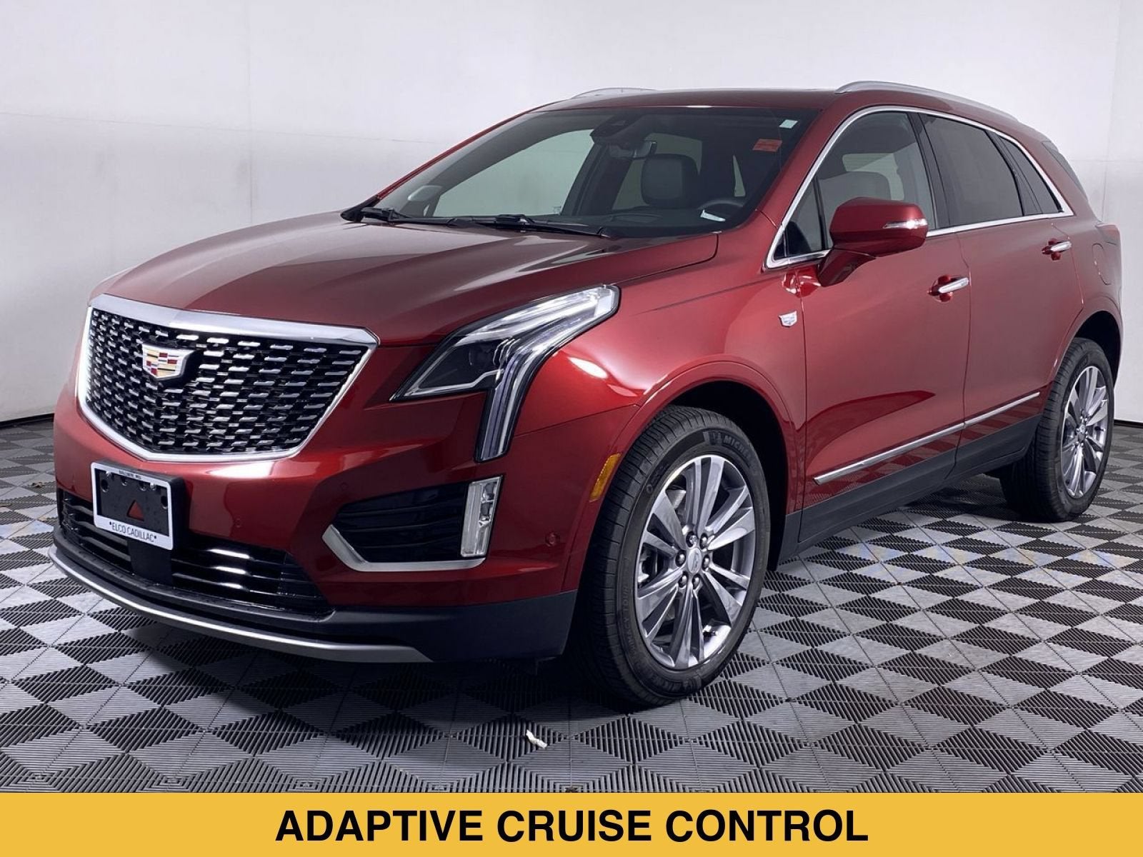 2025 Cadillac OPTIQ Luxury 2