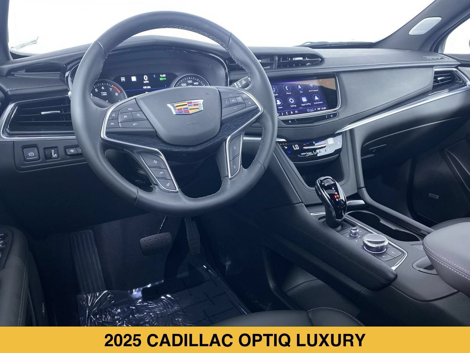 2025 Cadillac OPTIQ Luxury 2